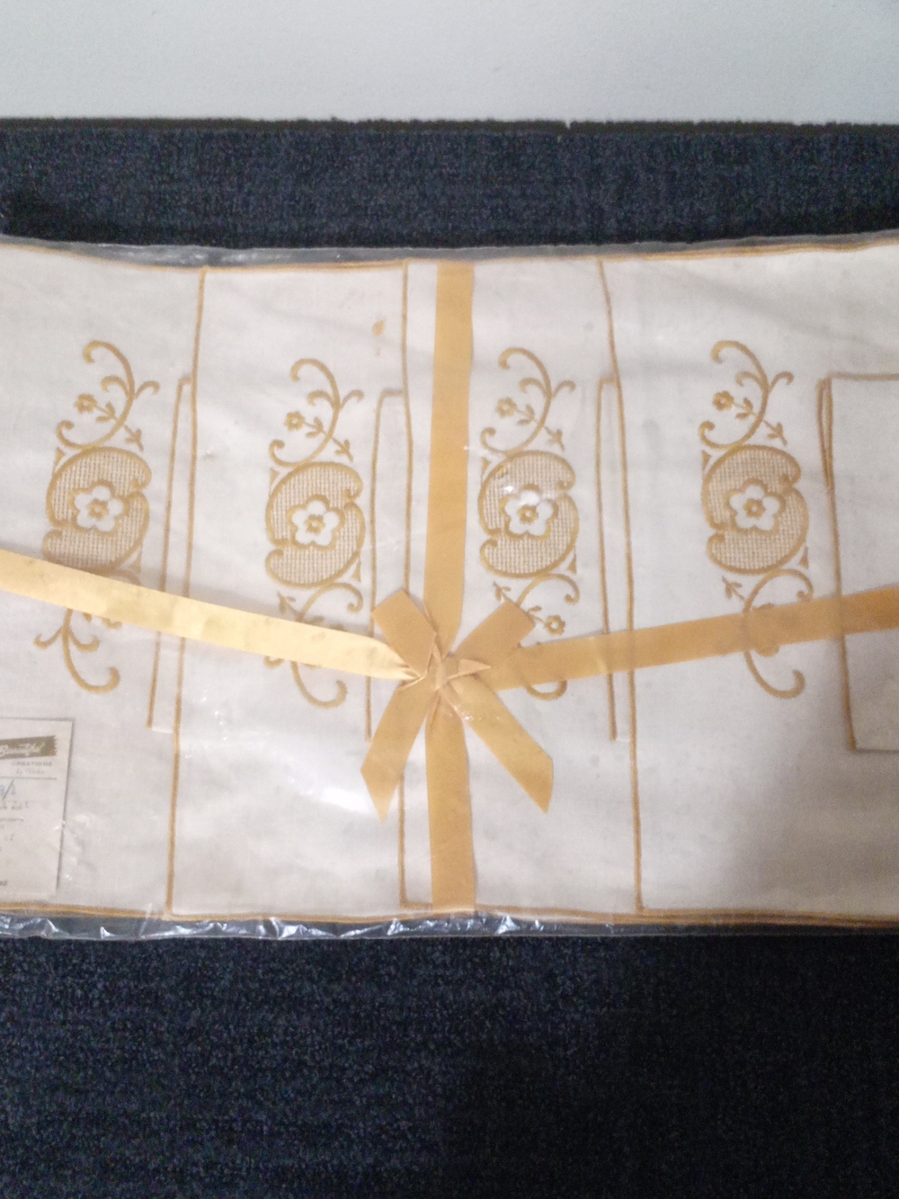 1962 Vintage Set Of 8 Placemats Gold Embroidered On Cream Linen NWT